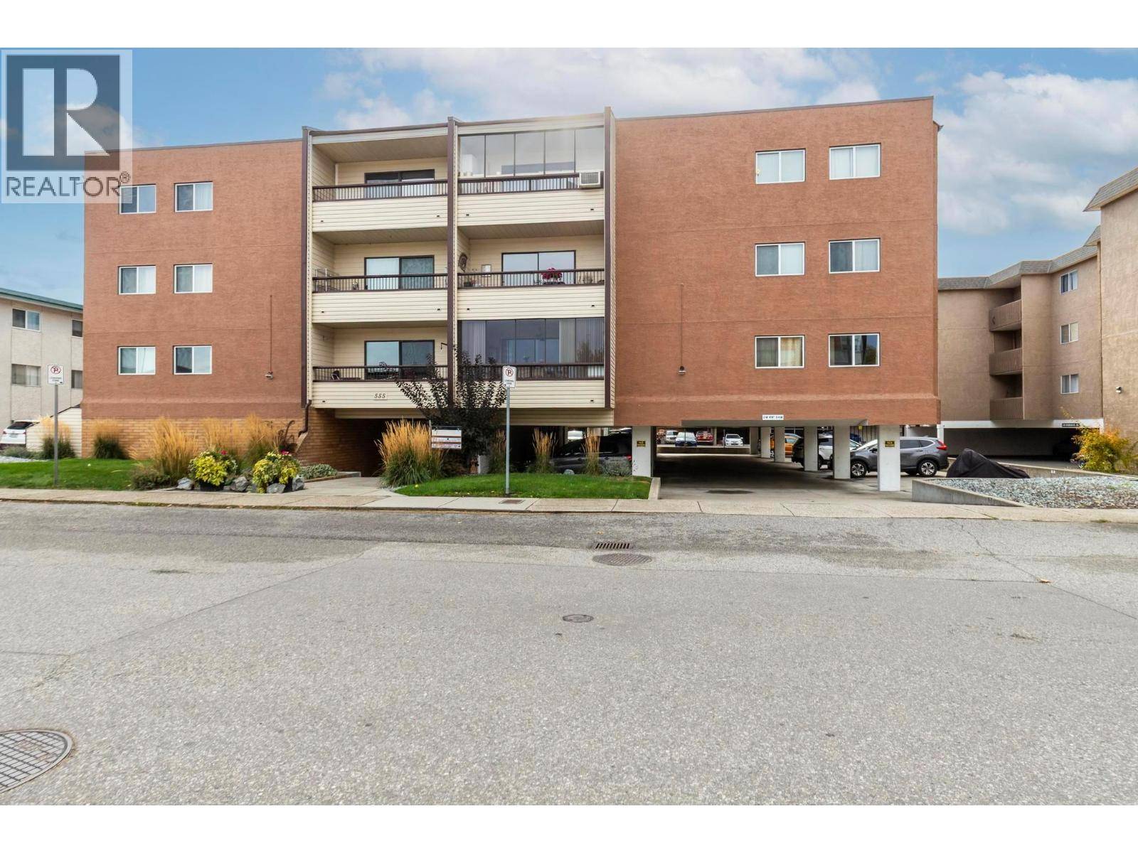 Kelowna, BC V1Y5Y8,555 Rowcliffe AVE #403