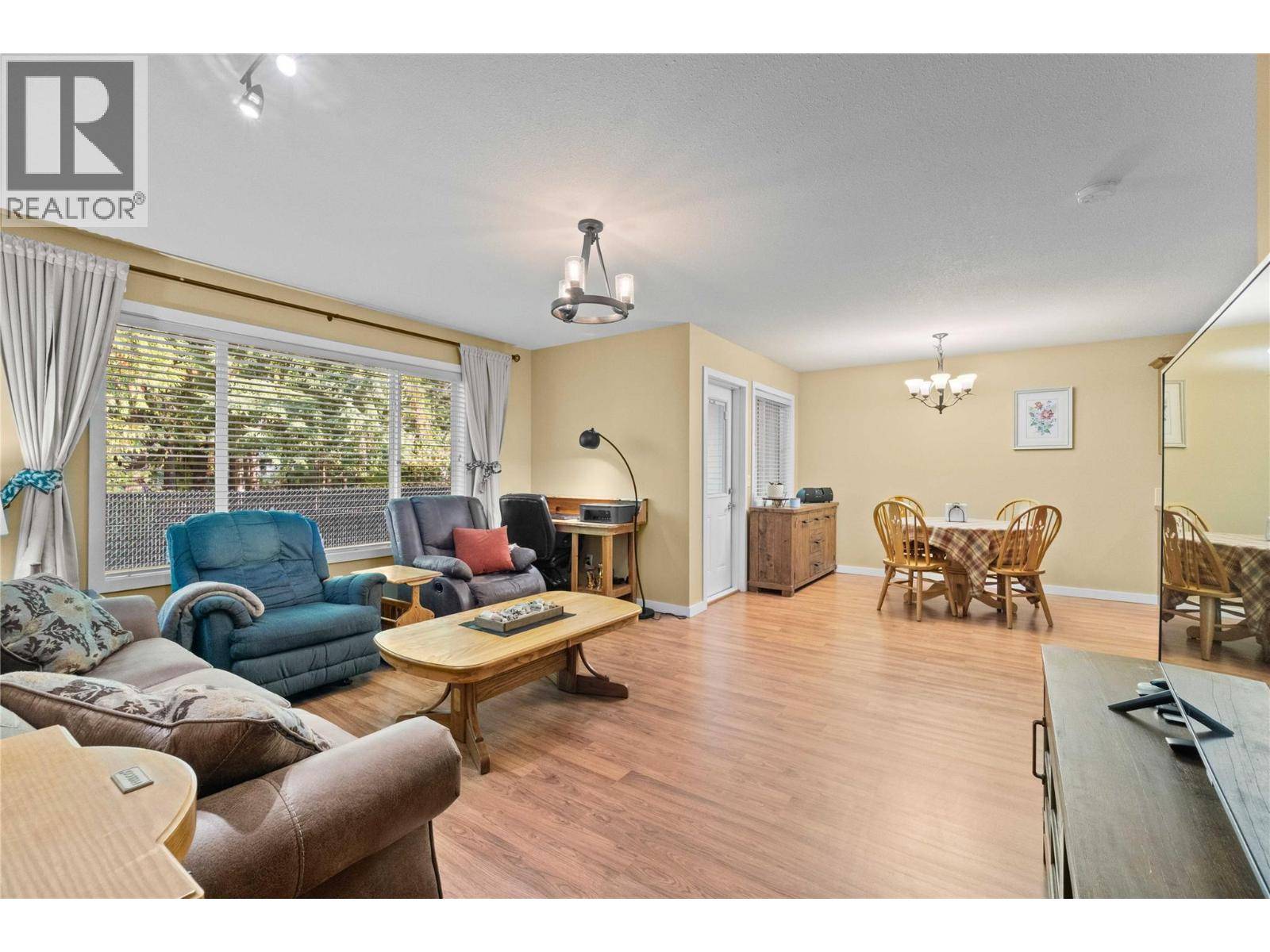 Sicamous, BC V0E2V0,222 Martin ST #124