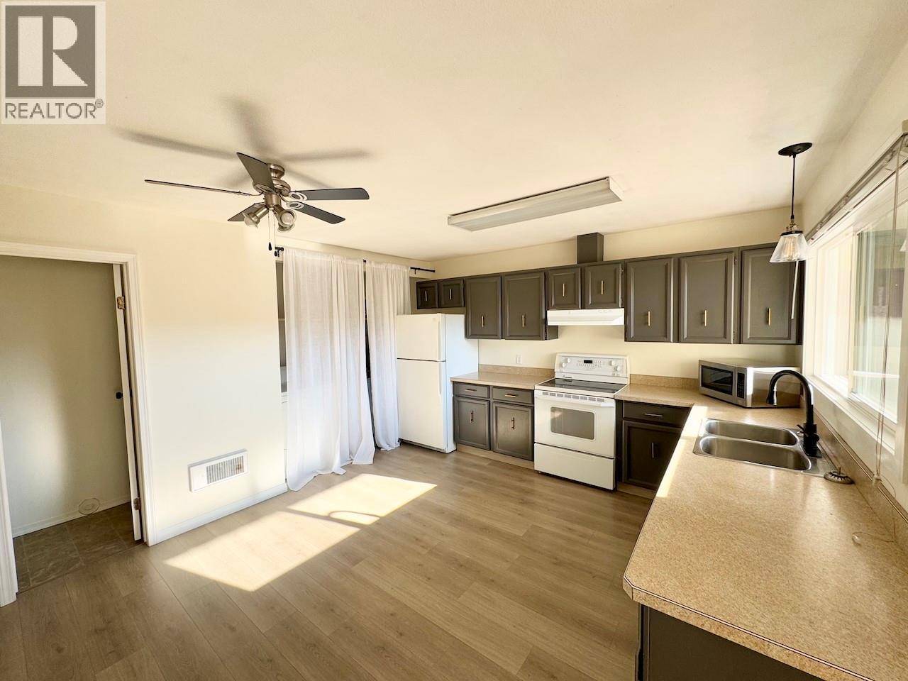 Oliver, BC V0H1T0,5877 MAIN ST #9