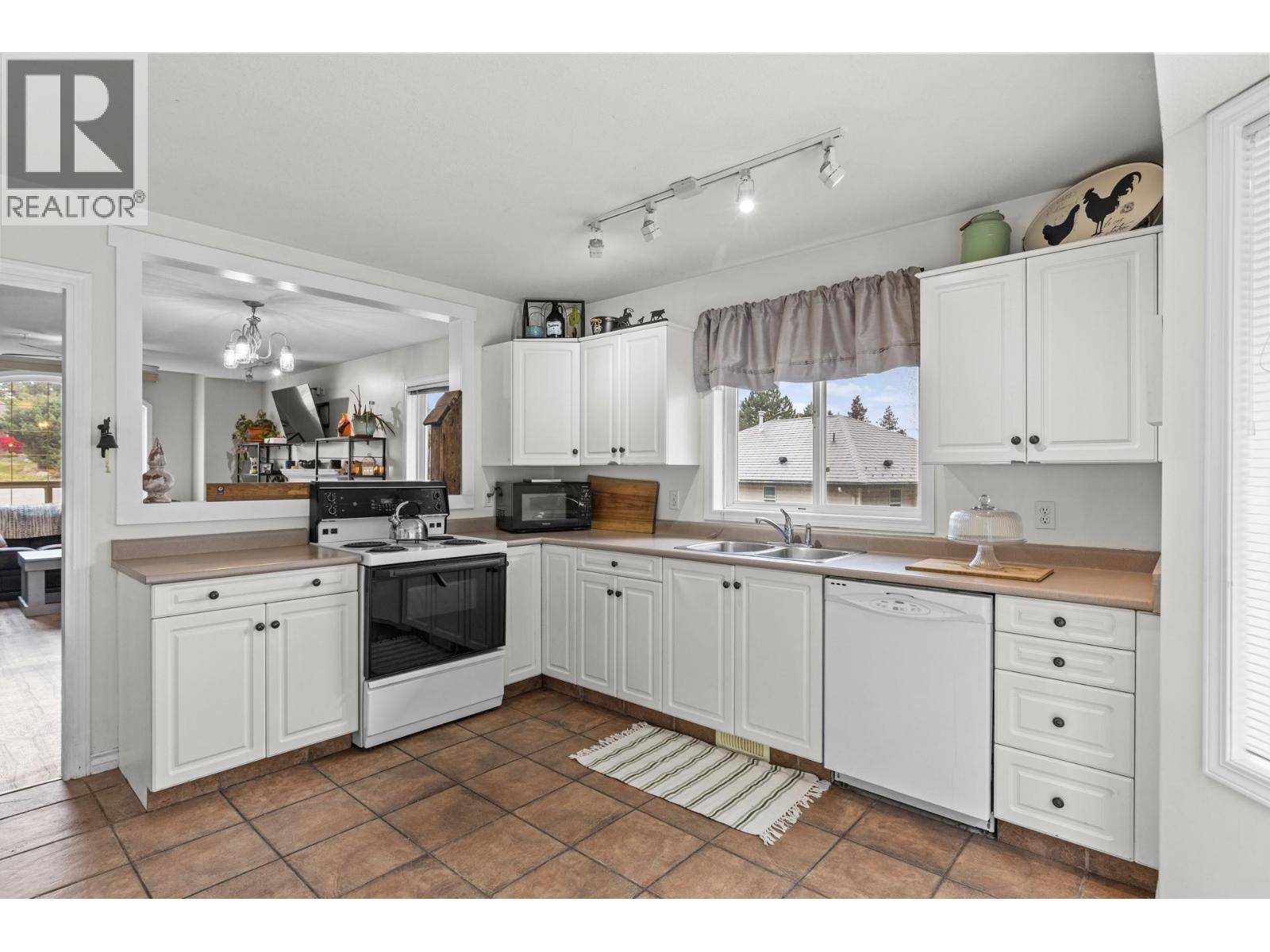 Peachland, BC V0H1X4,5817 Victoria Street