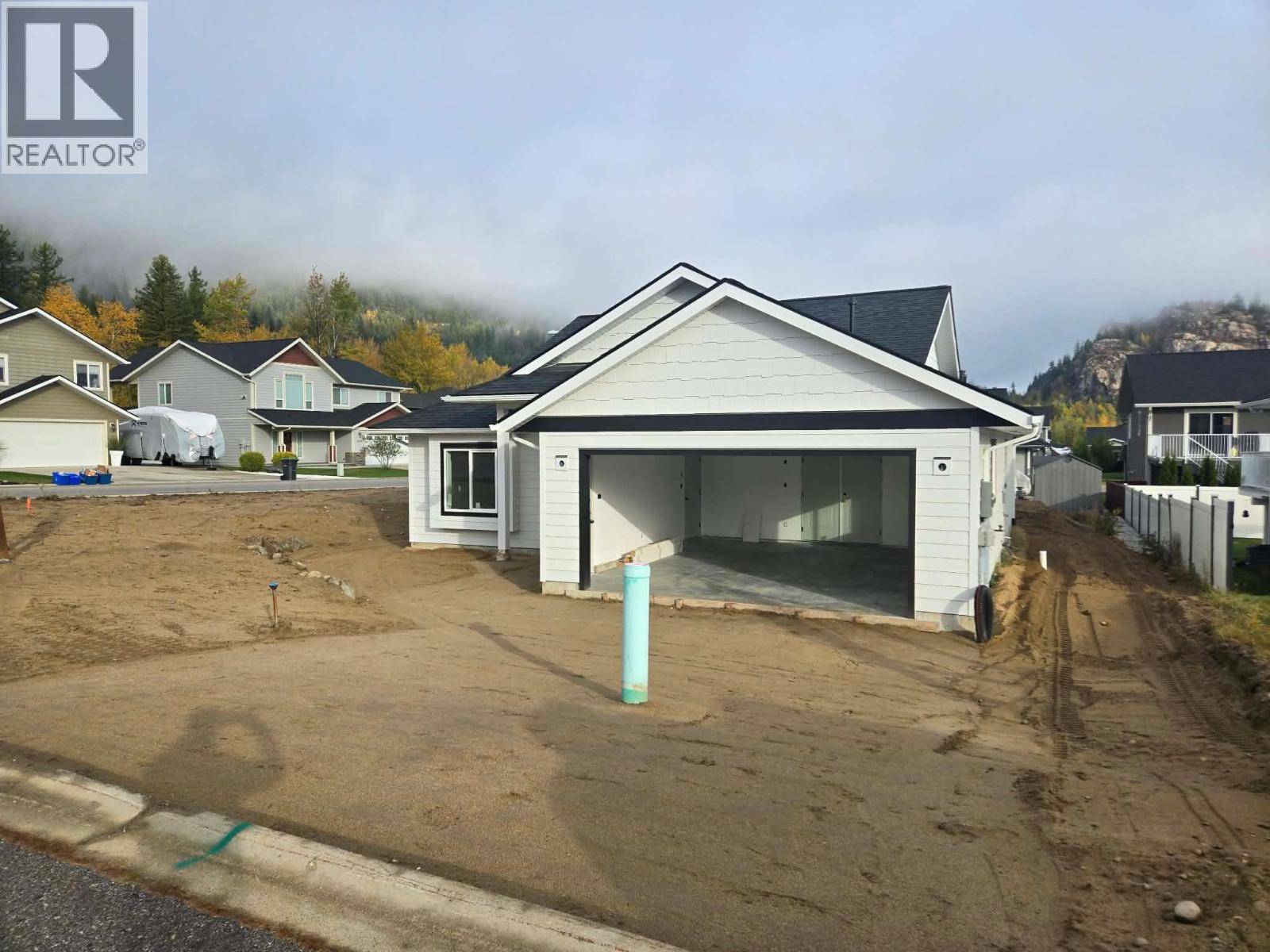 Castlegar, BC V1N4X7,1537 Grandview Drive