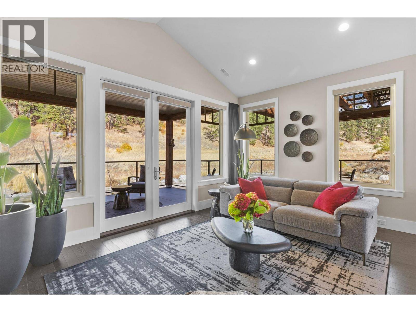 Peachland, BC V0H1X5,4000 Redstone CRES #221