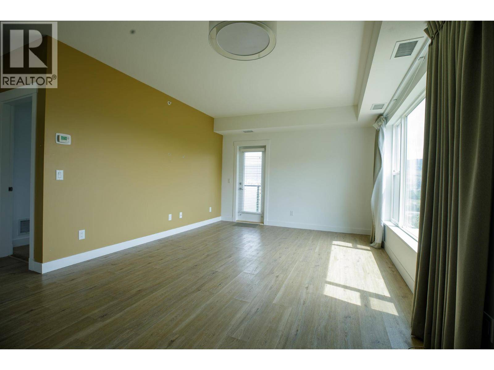 Kelowna, BC V1V3C8,985 Academy WAY #307