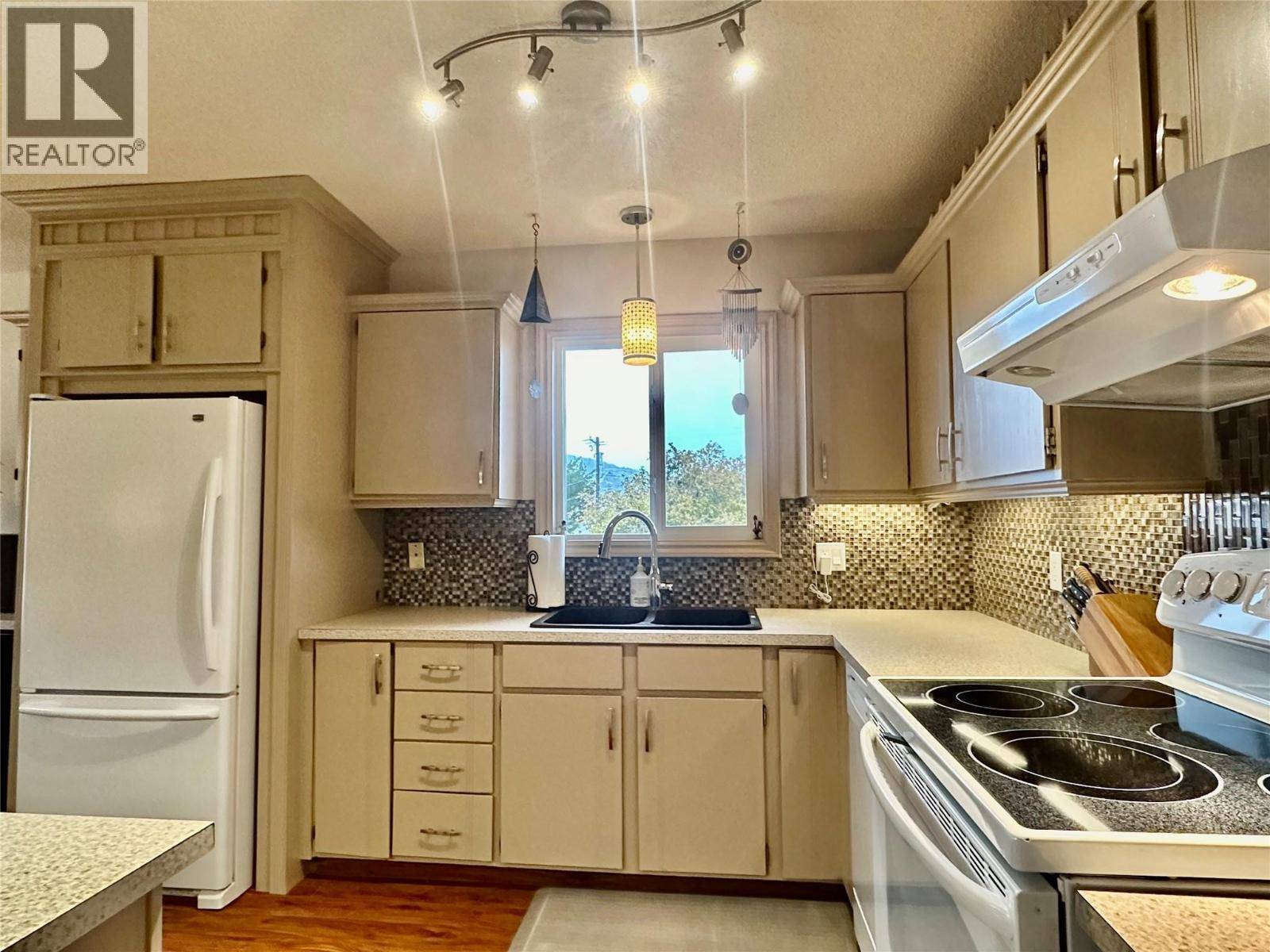 Oliver, BC V0H1T6,971 Dividend Court