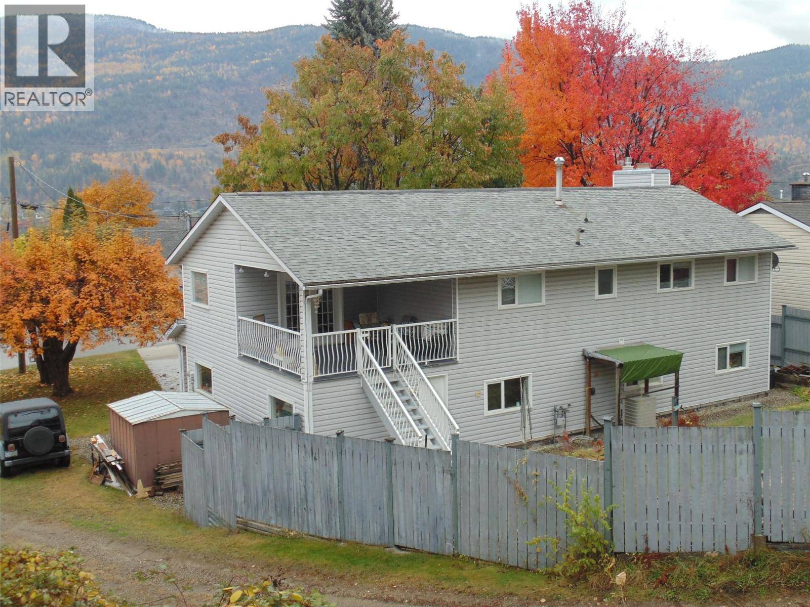 Castlegar, BC V1N2Y4,3304 8TH Avenue