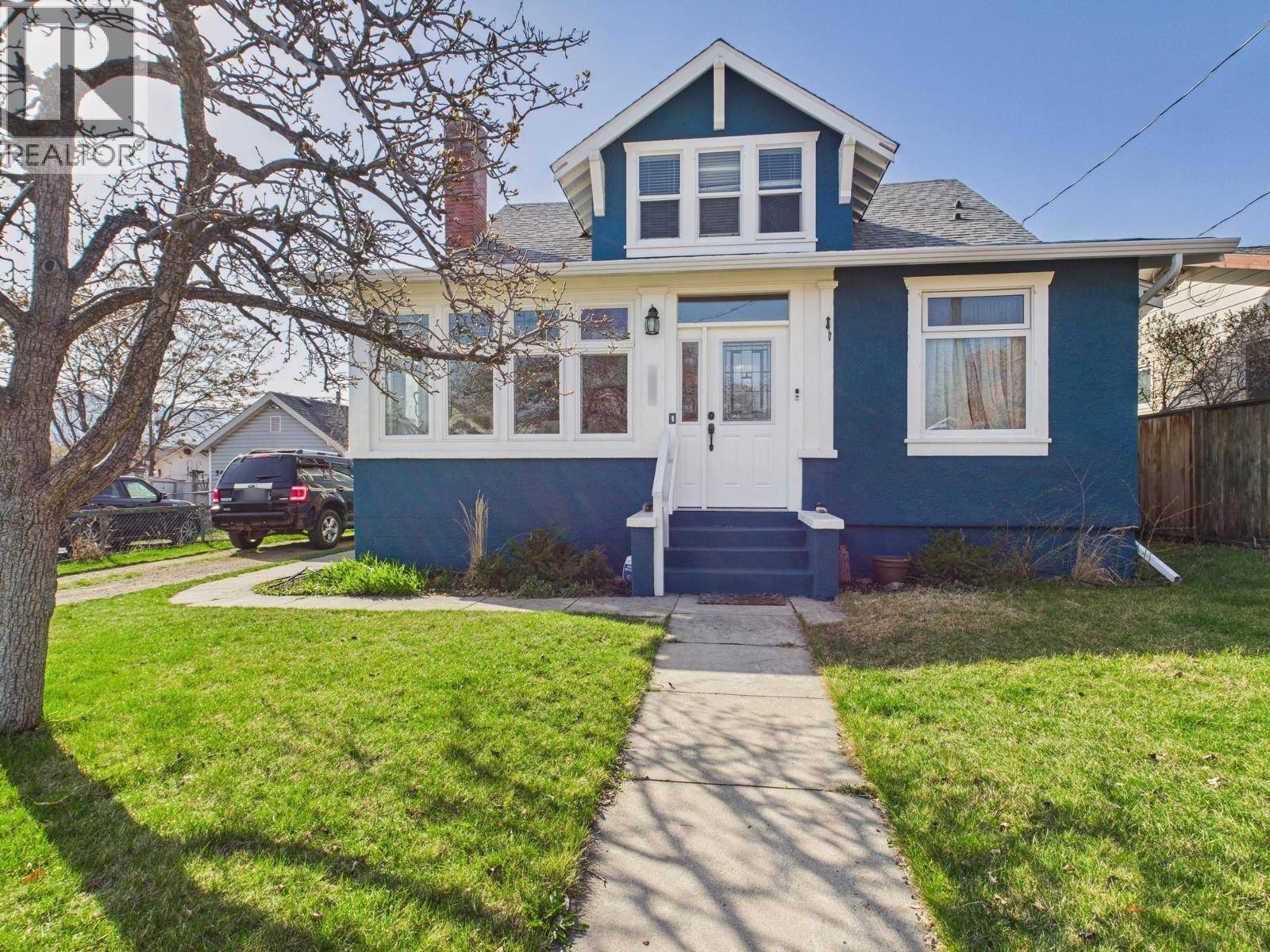 Oliver, BC V0H1T0,555 School Avenue