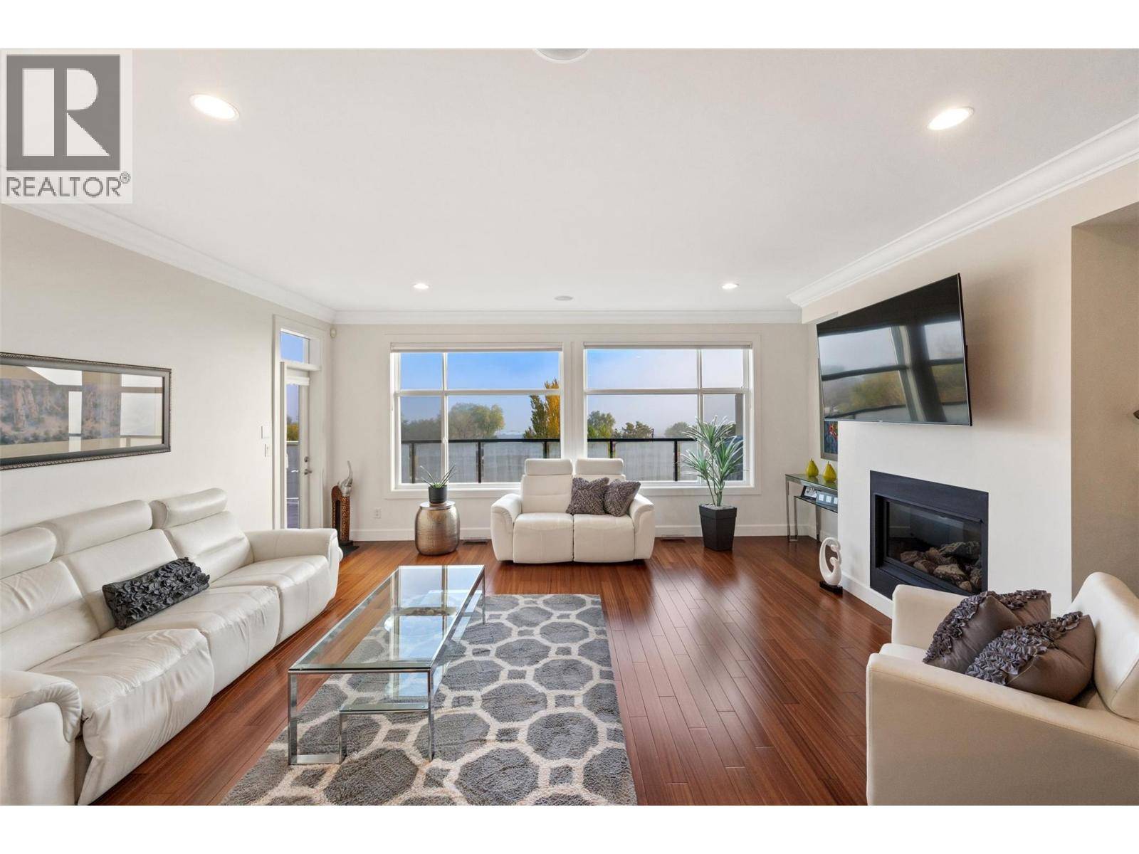 Osoyoos, BC V0H1V4,4214 GOLF COURSE Drive