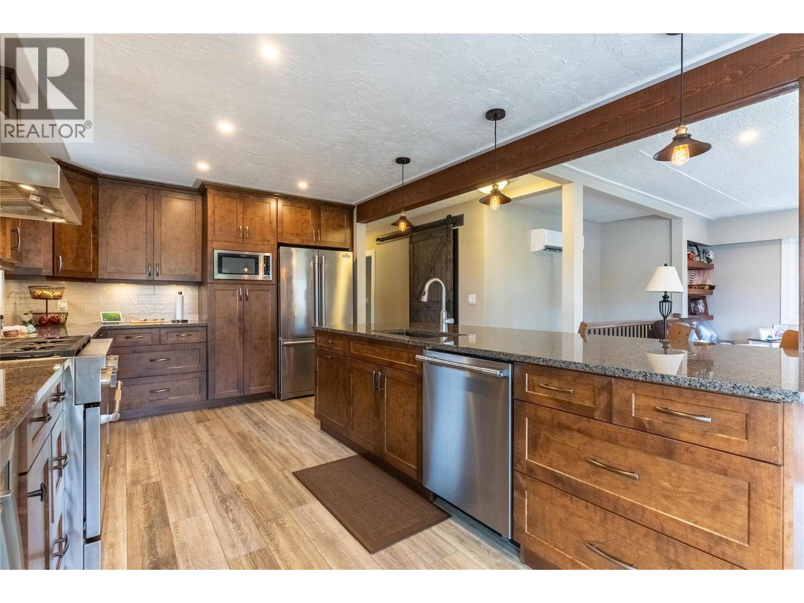 Kamloops, BC V2B6E1,725 YATES Road