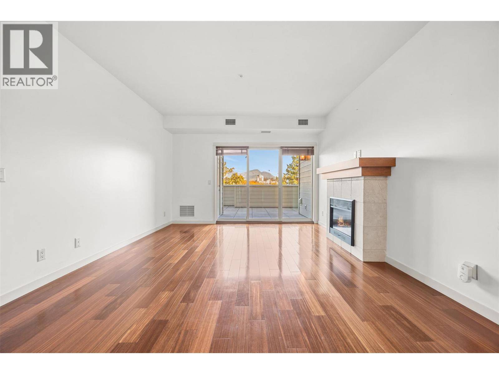 Kelowna, BC V1Y6H5,2142 Vasile RD #202