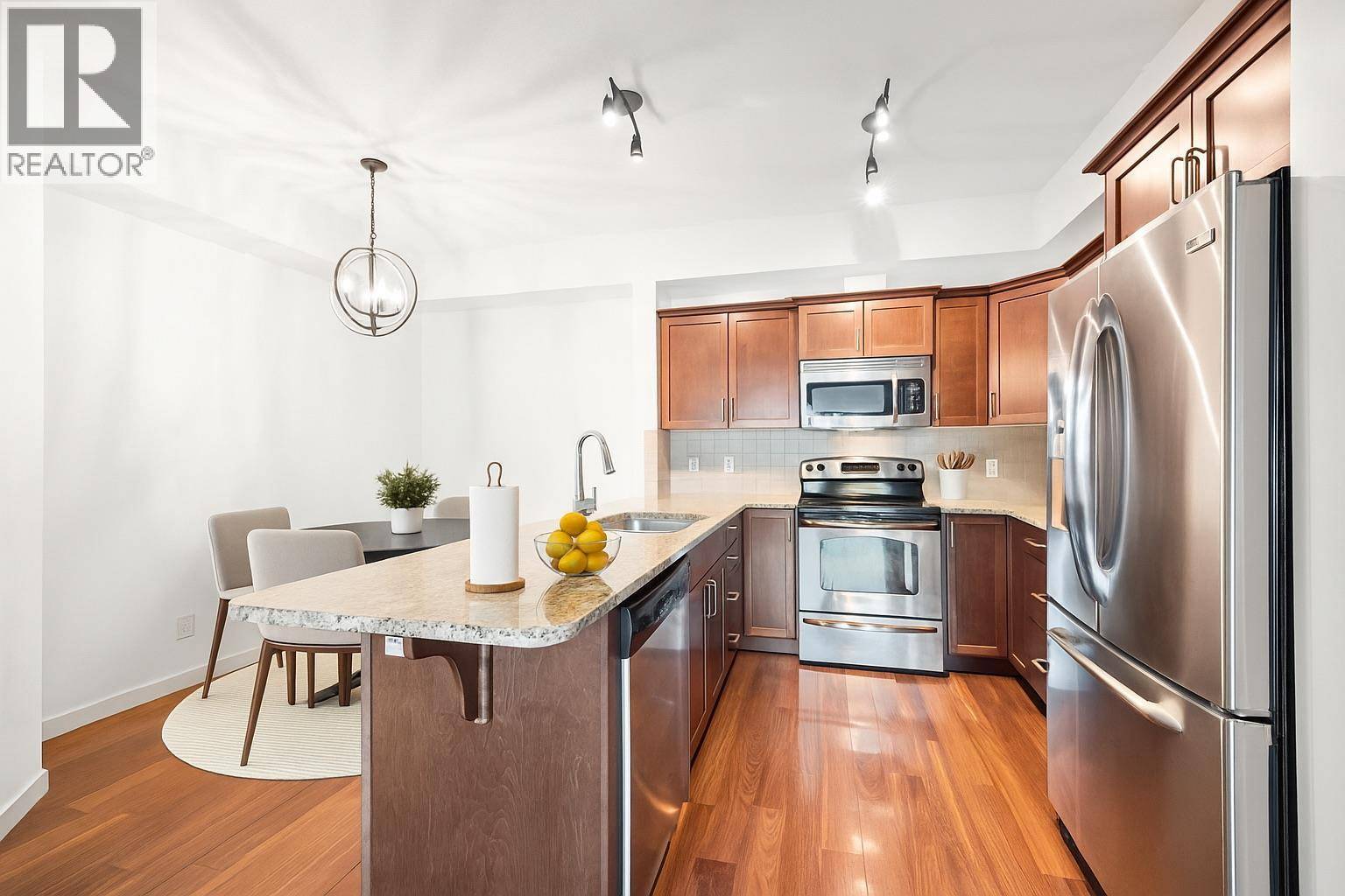 Kelowna, BC V1Y6H5,2142 Vasile RD #202