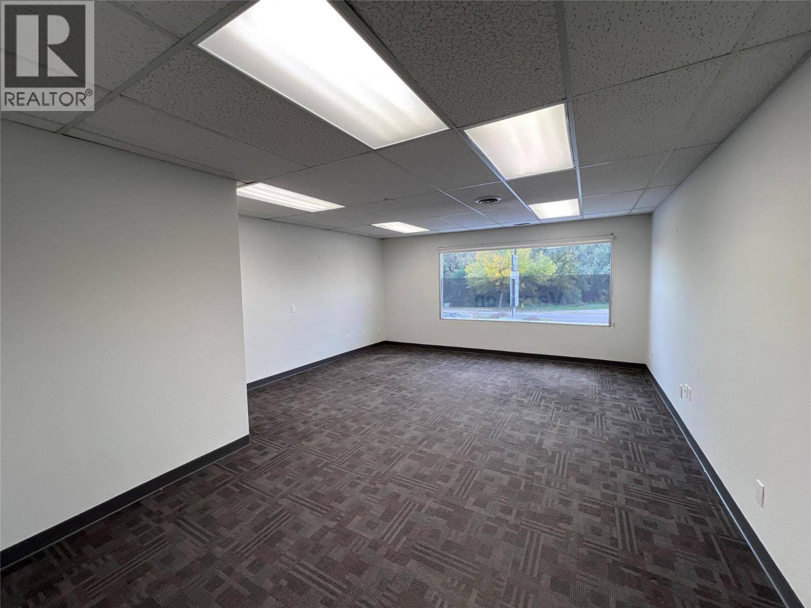 Kelowna, BC V1Y5Y7,1579 Sutherland AVE #202