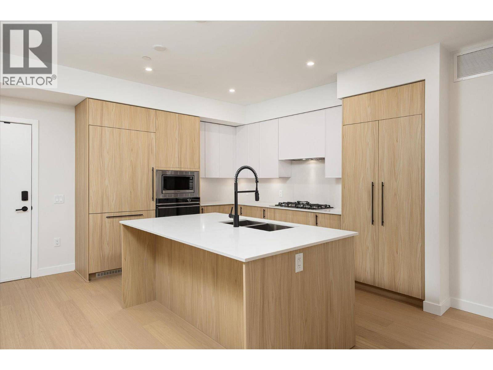 Lake Country, BC V4V0C5,9654 Benchland DR #601