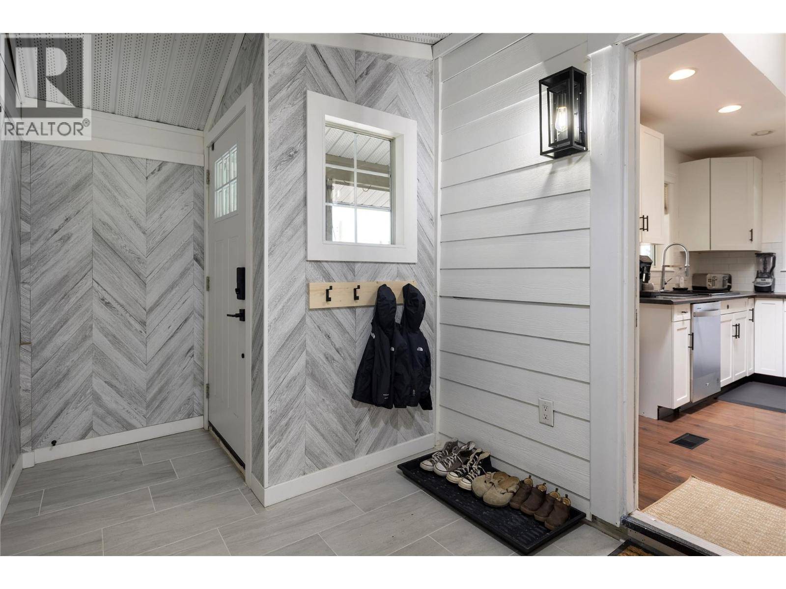 Vernon, BC V1T2K2,2100 32 Avenue