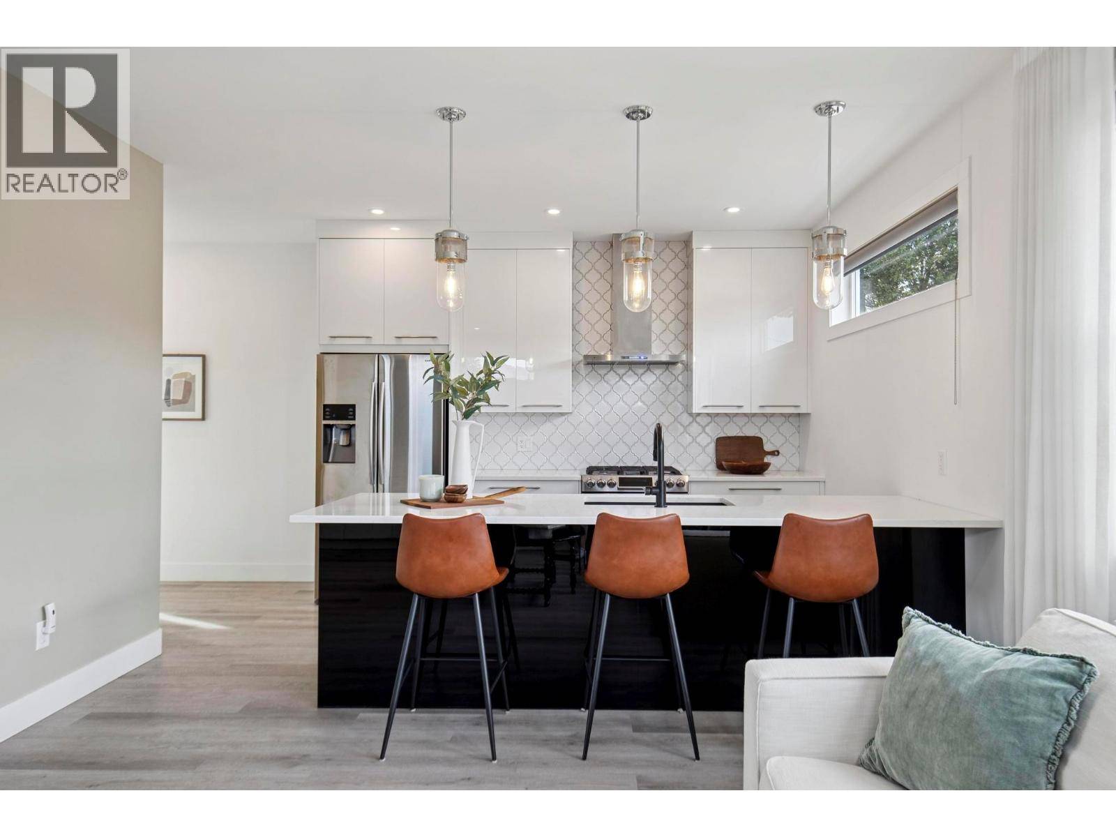 Kelowna, BC V1Y6X4,966 Fuller Avenue