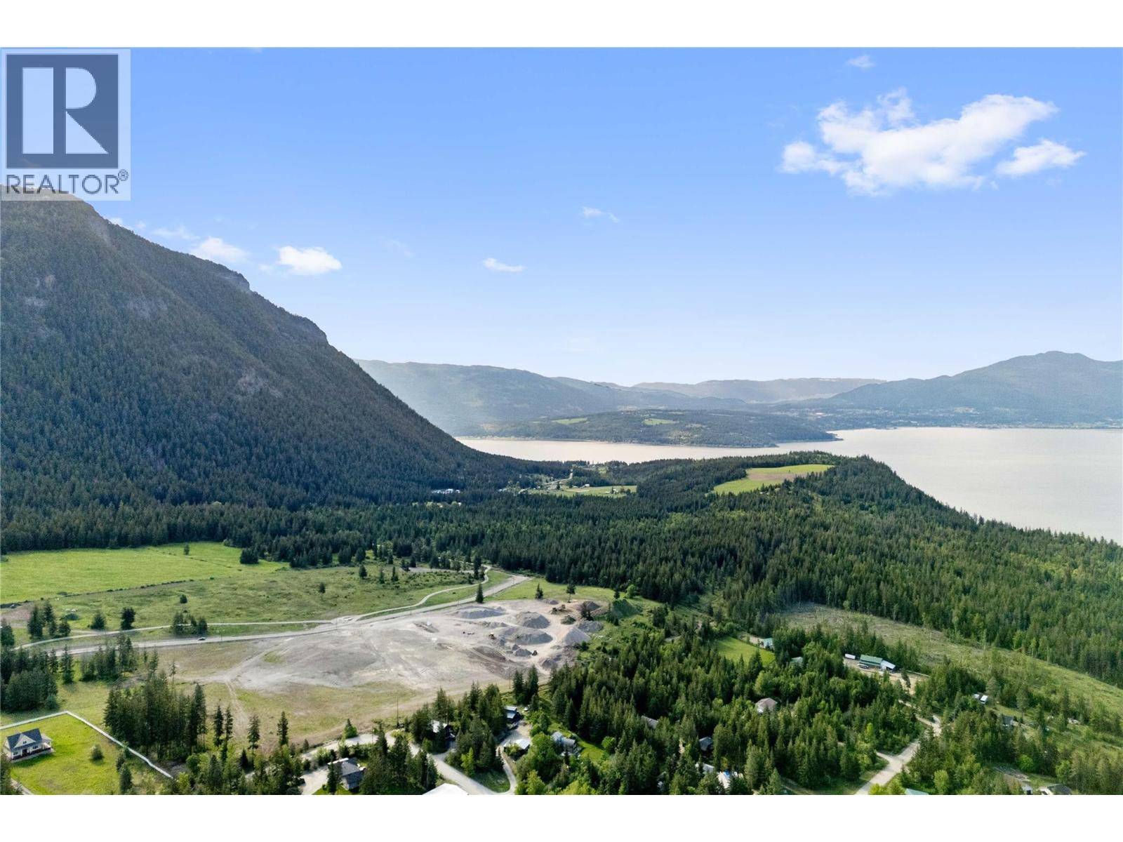 Tappen, BC V0E2X2,3438 Roberge Road