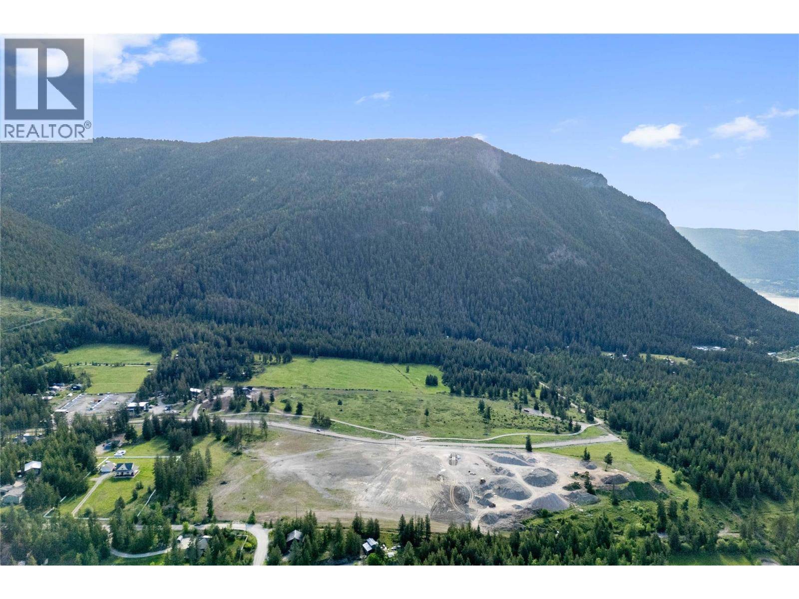 Tappen, BC V0E2X2,3438 Roberge Road