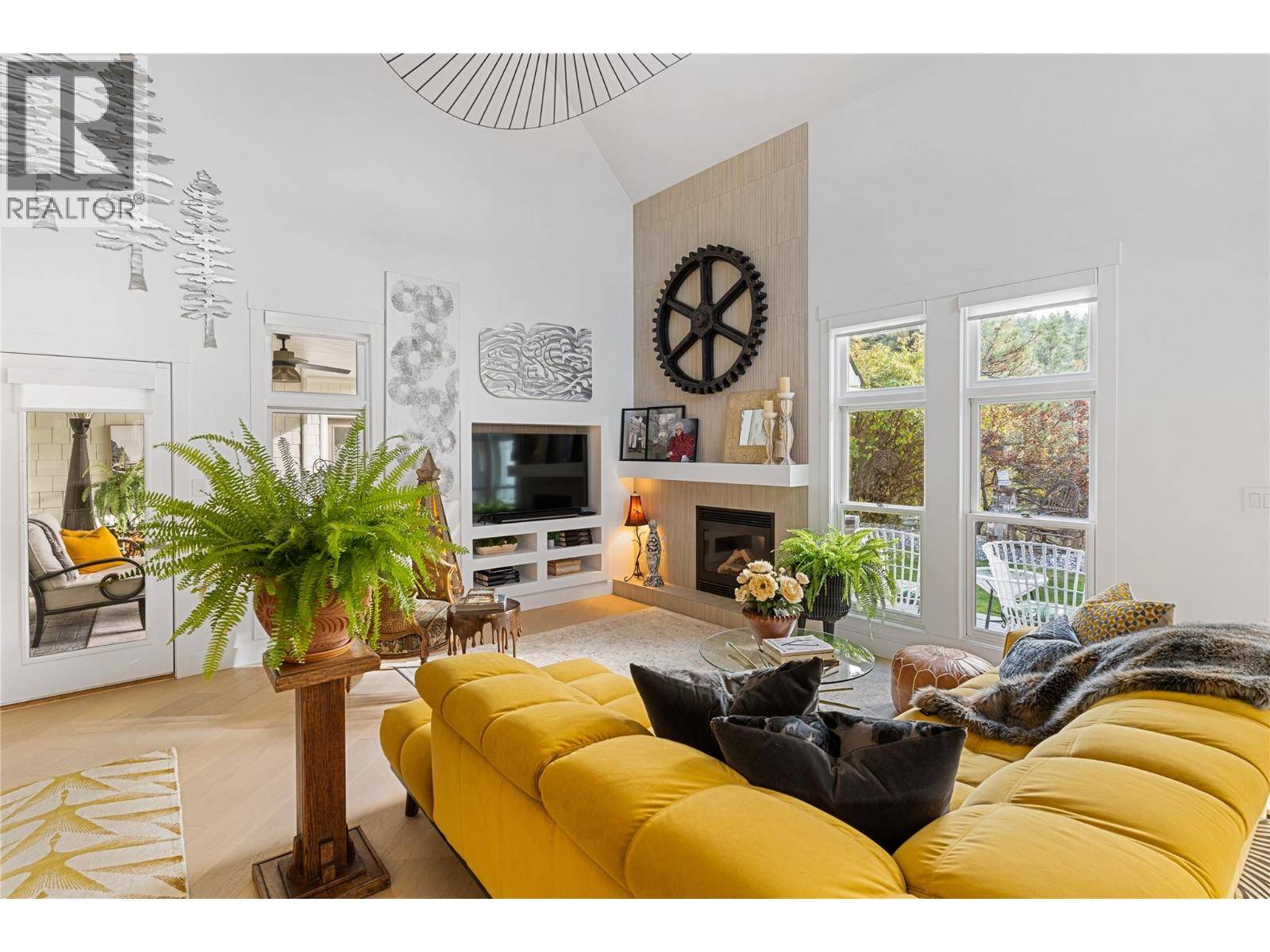 Kelowna, BC V1V1Y2,2075 Lillooet Court