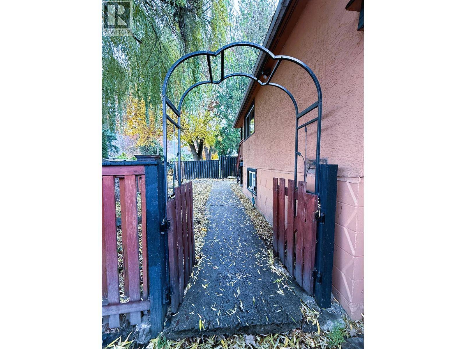 Salmon Arm, BC V0E1K0,7310 51 Street NE