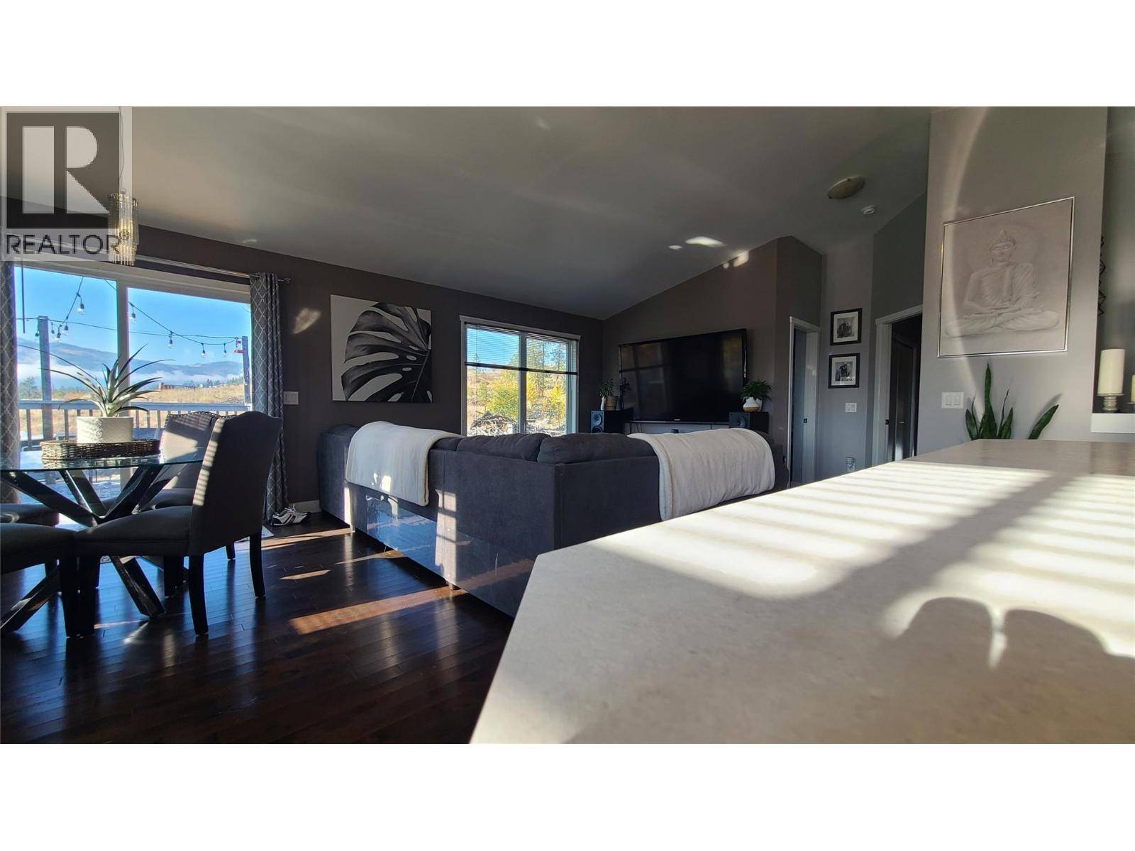 Kelowna, BC V1V2B6,2670 GLENMORE RD Road