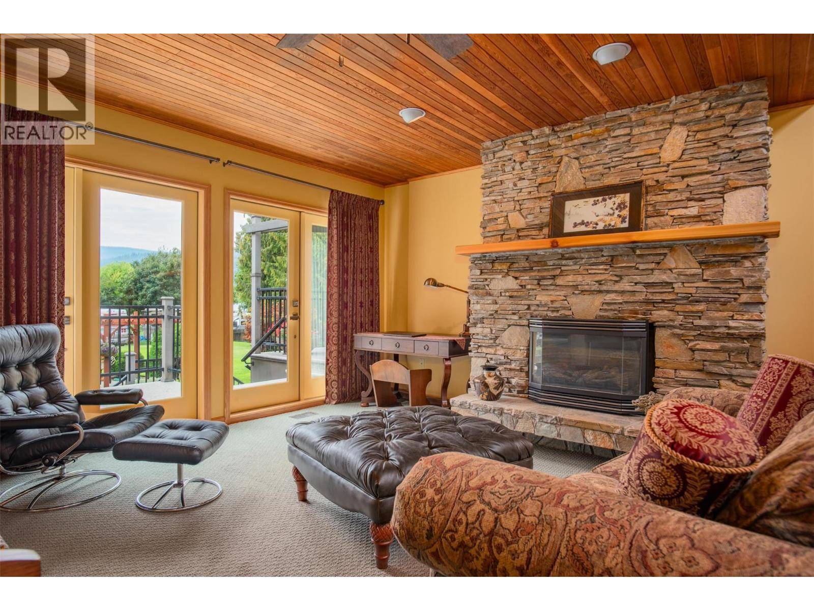 Christina Lake, BC V0H1E0,25 Wilson Road