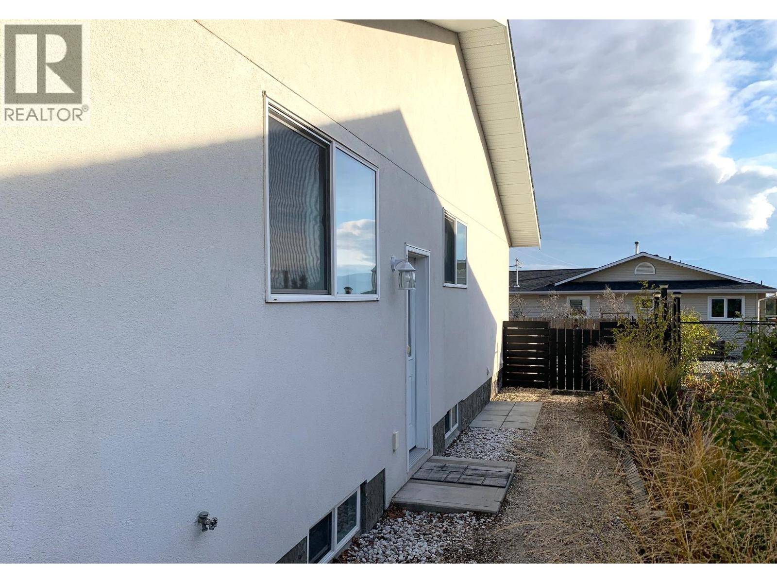 Osoyoos, BC V0H1V2,8703 92nd Avenue