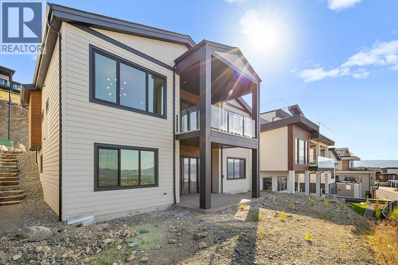 Kelowna, BC V1W5J1,1018 Emslie Street