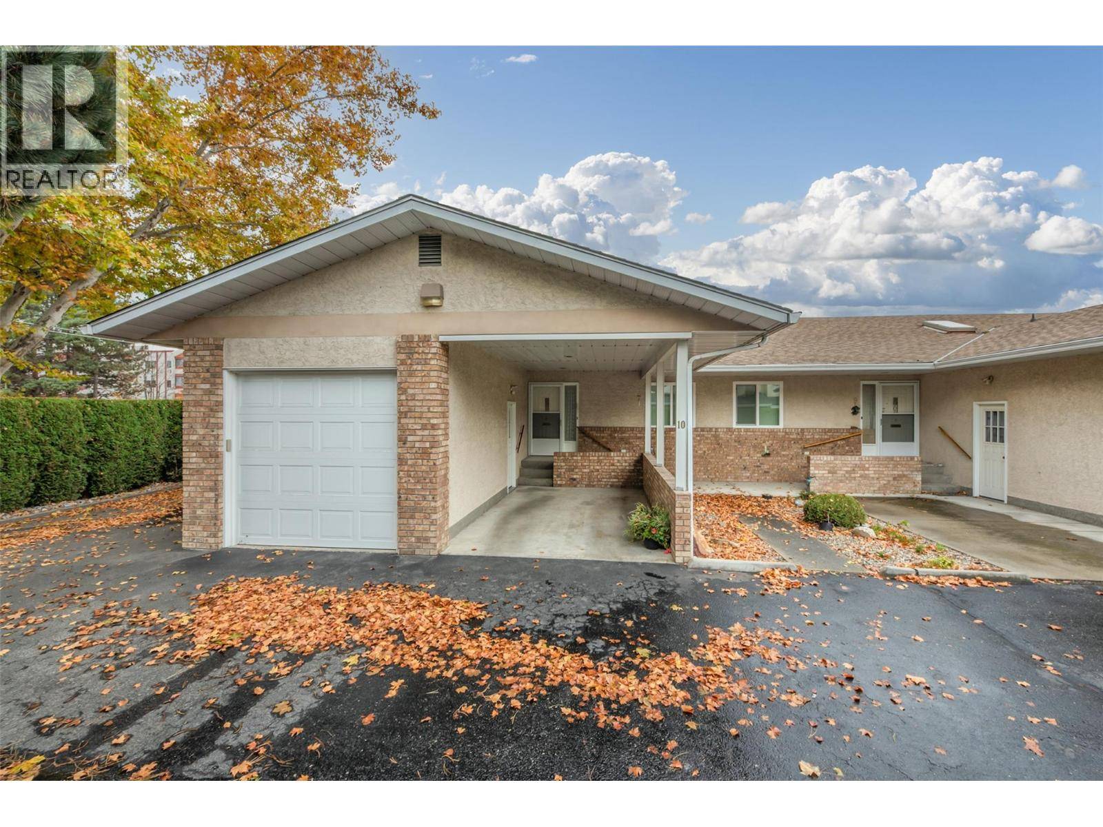 Kelowna, BC V1Y5T5,1209 Brookside AVE #10