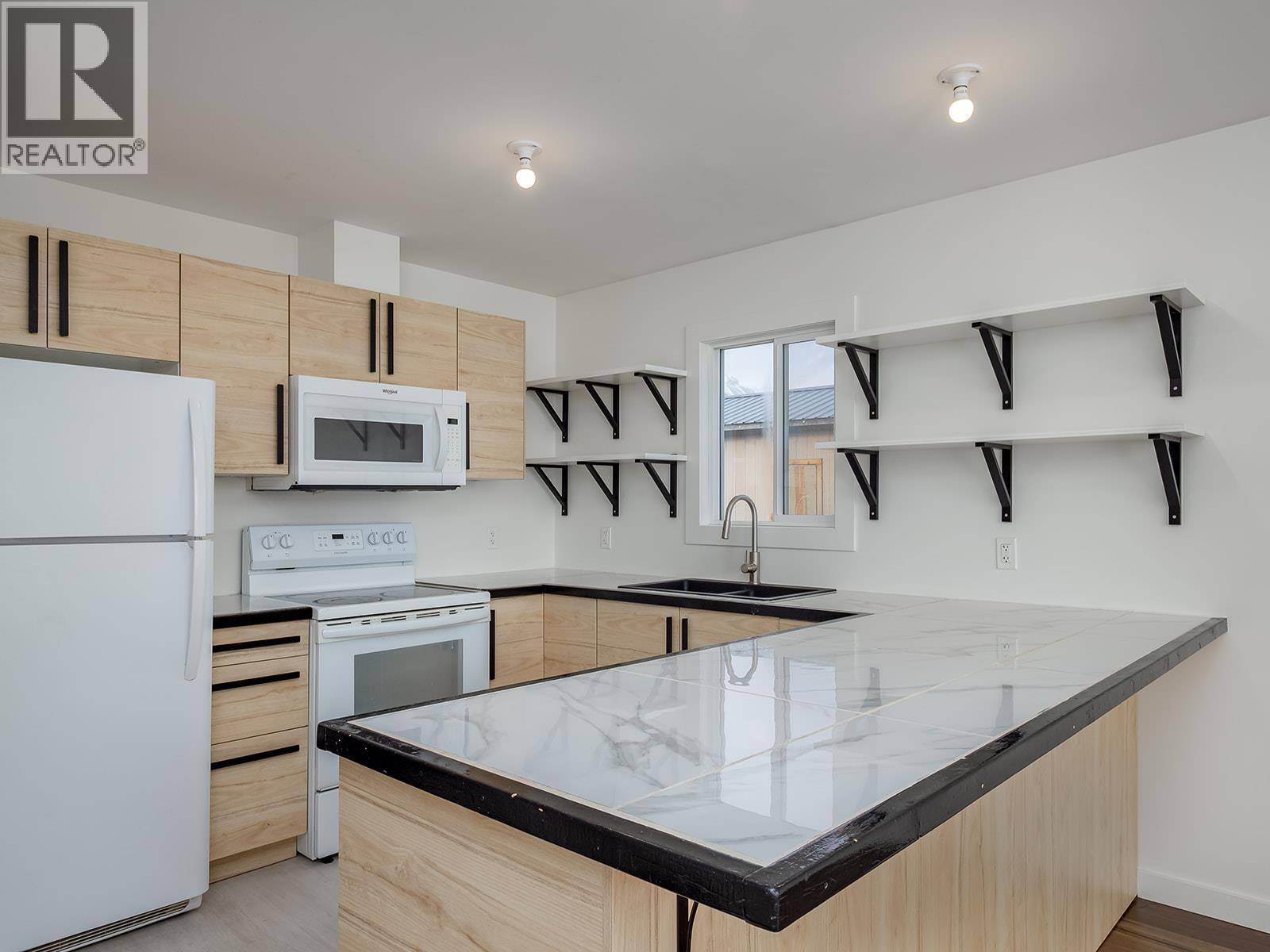 Golden, BC V0A1H3,1117 10th AVE North #9