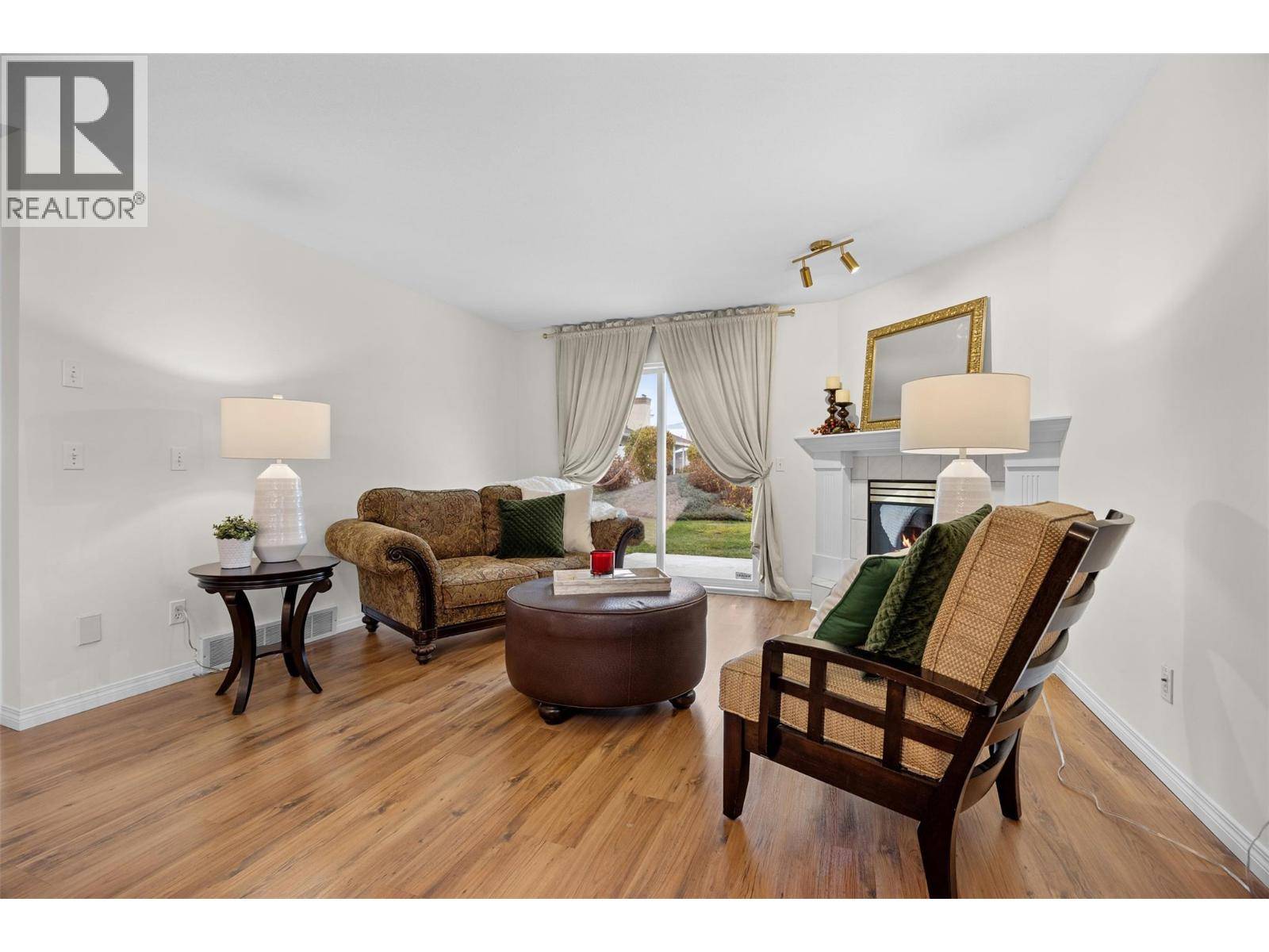 Kelowna, BC V1X7G6,1874 Parkview CRES #18