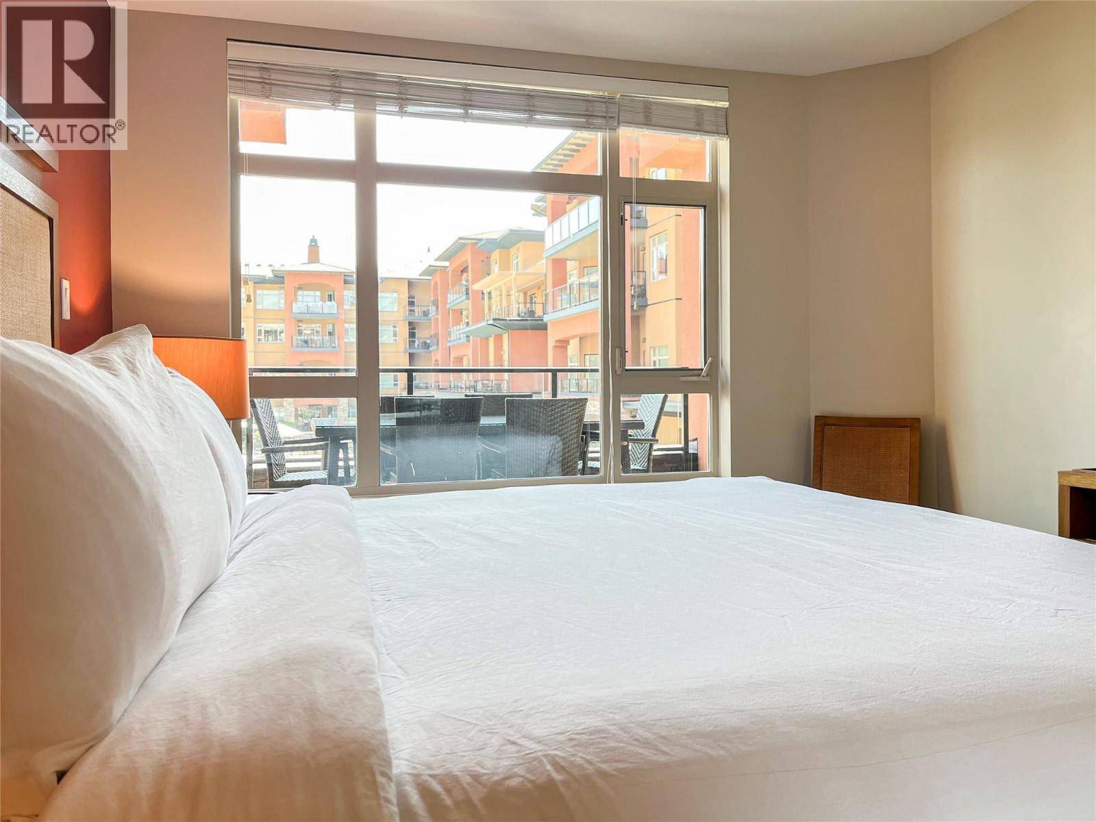 Osoyoos, BC V0H1V0,15 Park PL #201