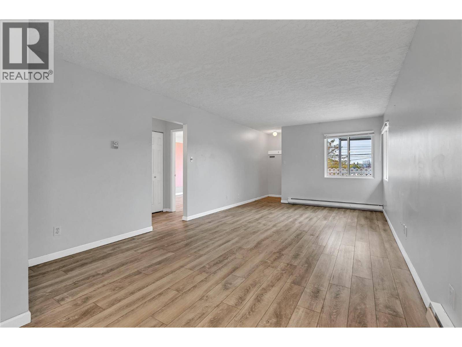 Penticton, BC V2A1V7,654 Wade AVE West #101 & 201