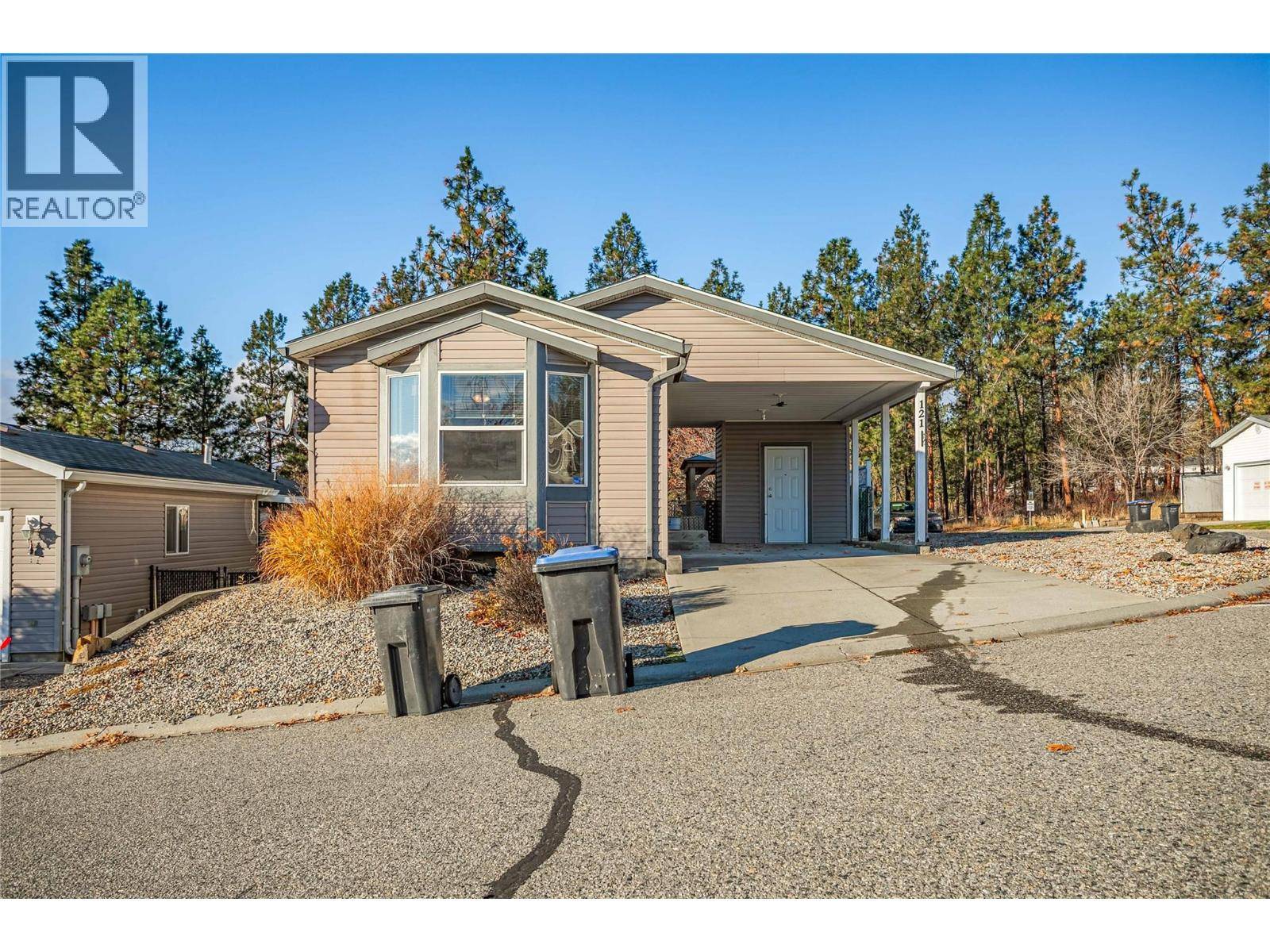 Kelowna, BC V1V2S6,2550 Hollywood RD North #121