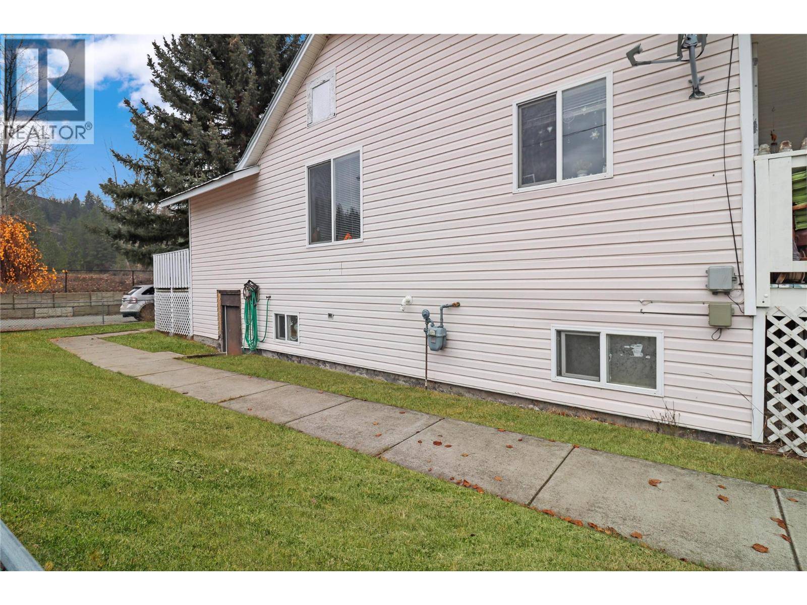 Princeton, BC V0X1W0,359 Waterfront Avenue