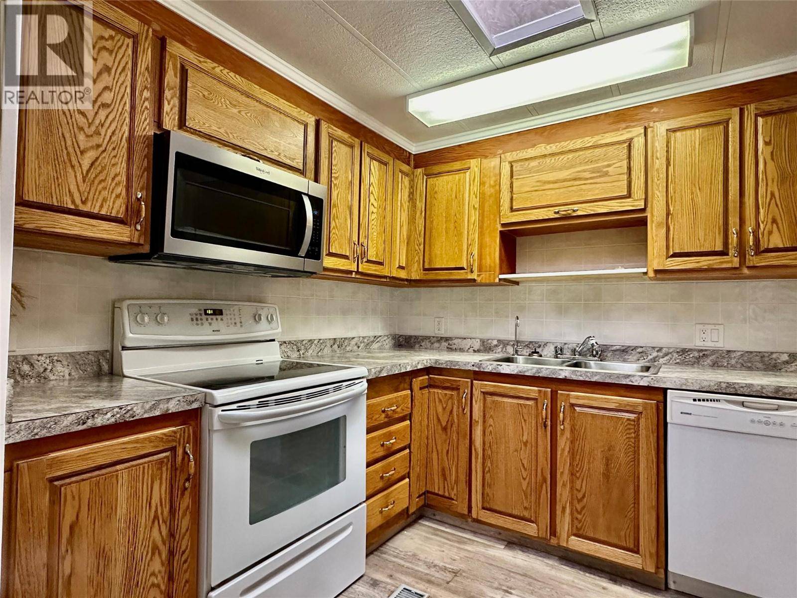 Oliver, BC V0H1T3,6601 Tucelnuit DR #41