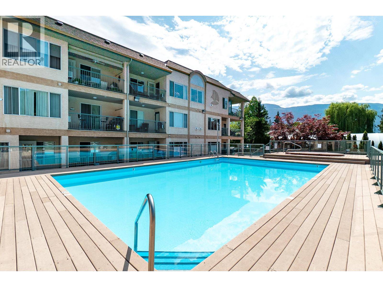Sicamous, BC V0E2V1,1002 Riverside AVE #305