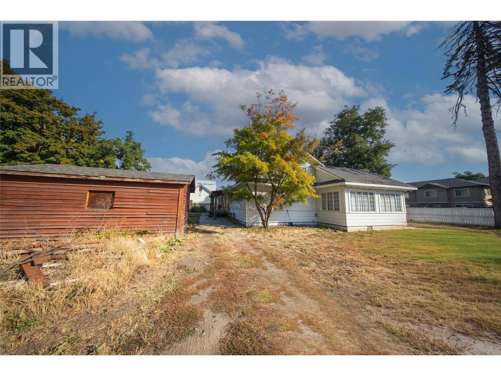 Kelowna, BC V1Y1T3,2340 Pandosy Street