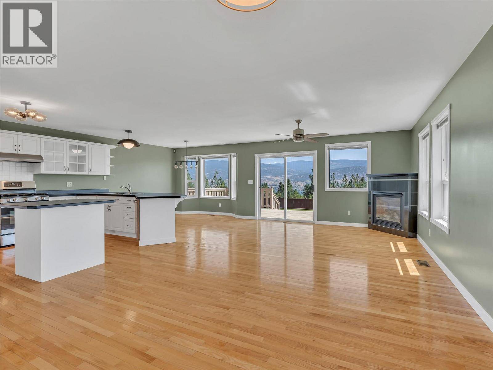 Penticton, BC V2A8Y6,1893 SANDSTONE Drive