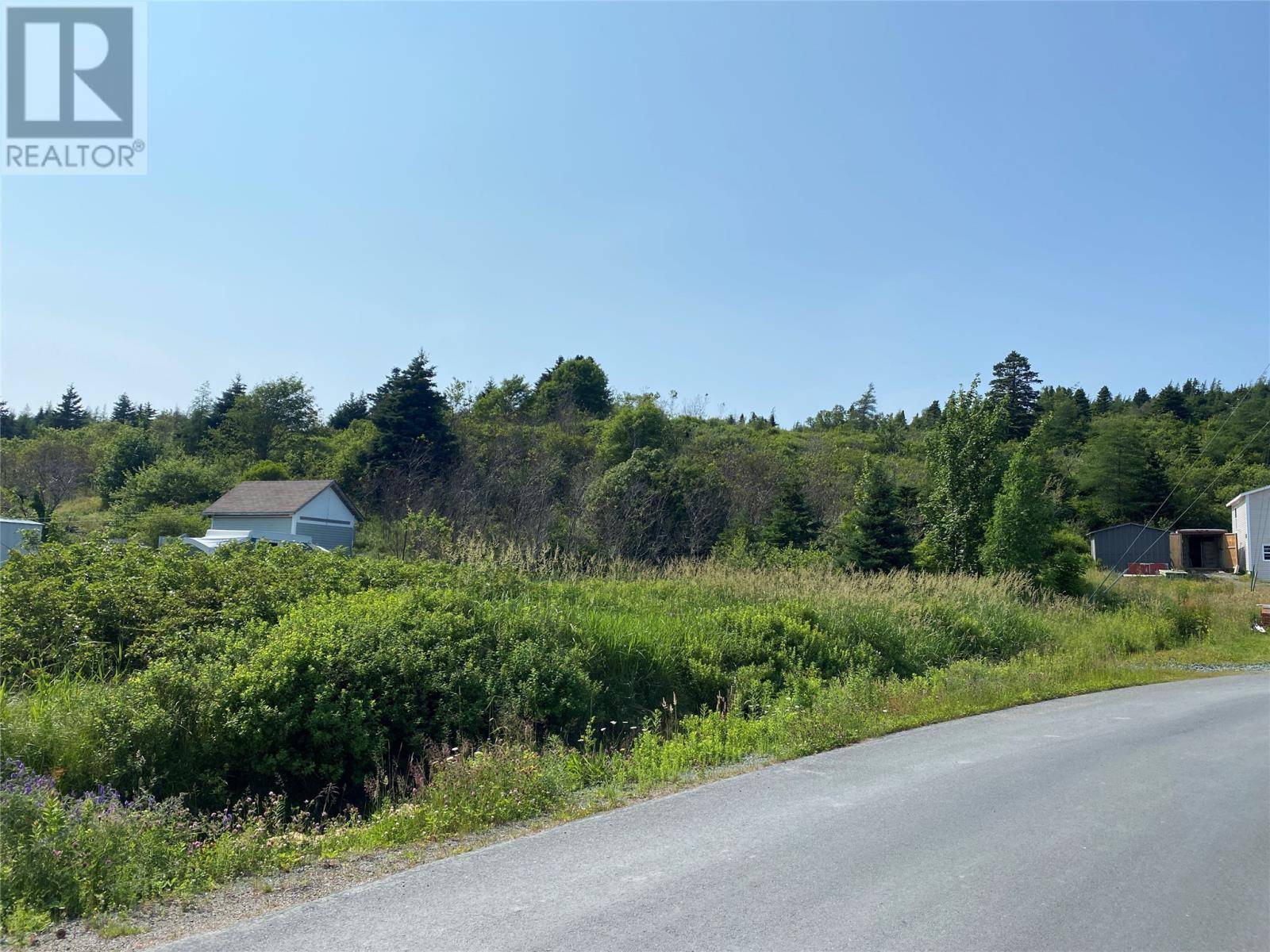 Bay Roberts, NL A0A1G0,140-142 Country Road