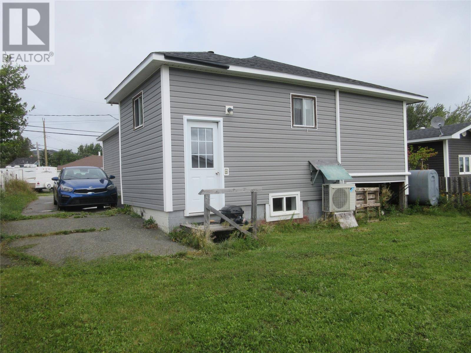 Grand Falls Windsor, NL A2B1H6,43 Earle Street