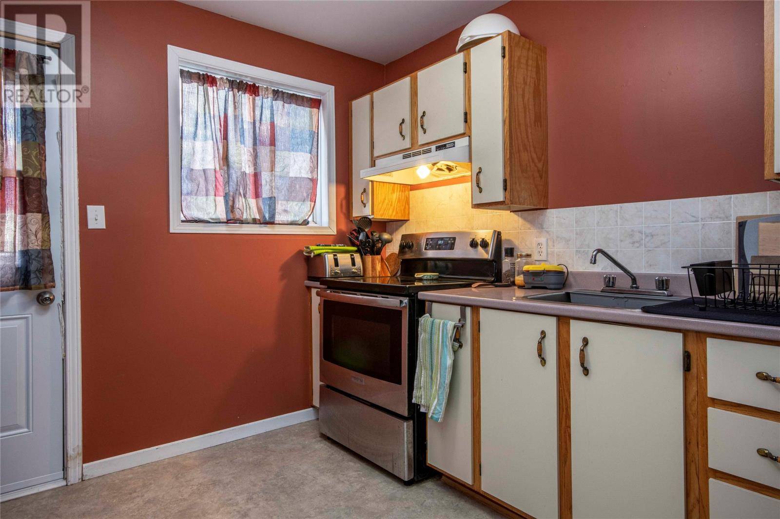 Mount Pearl, NL A1N3G9,31 Holden Street