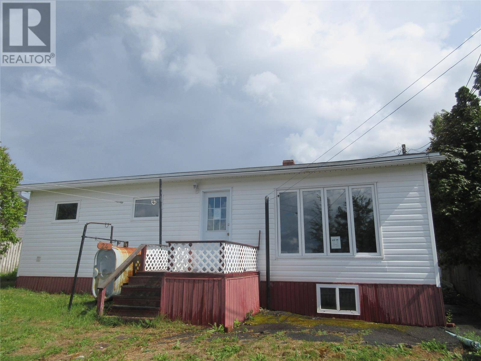 Grand Falls Windsor, NL A2B1J1,24 Masters Avenue