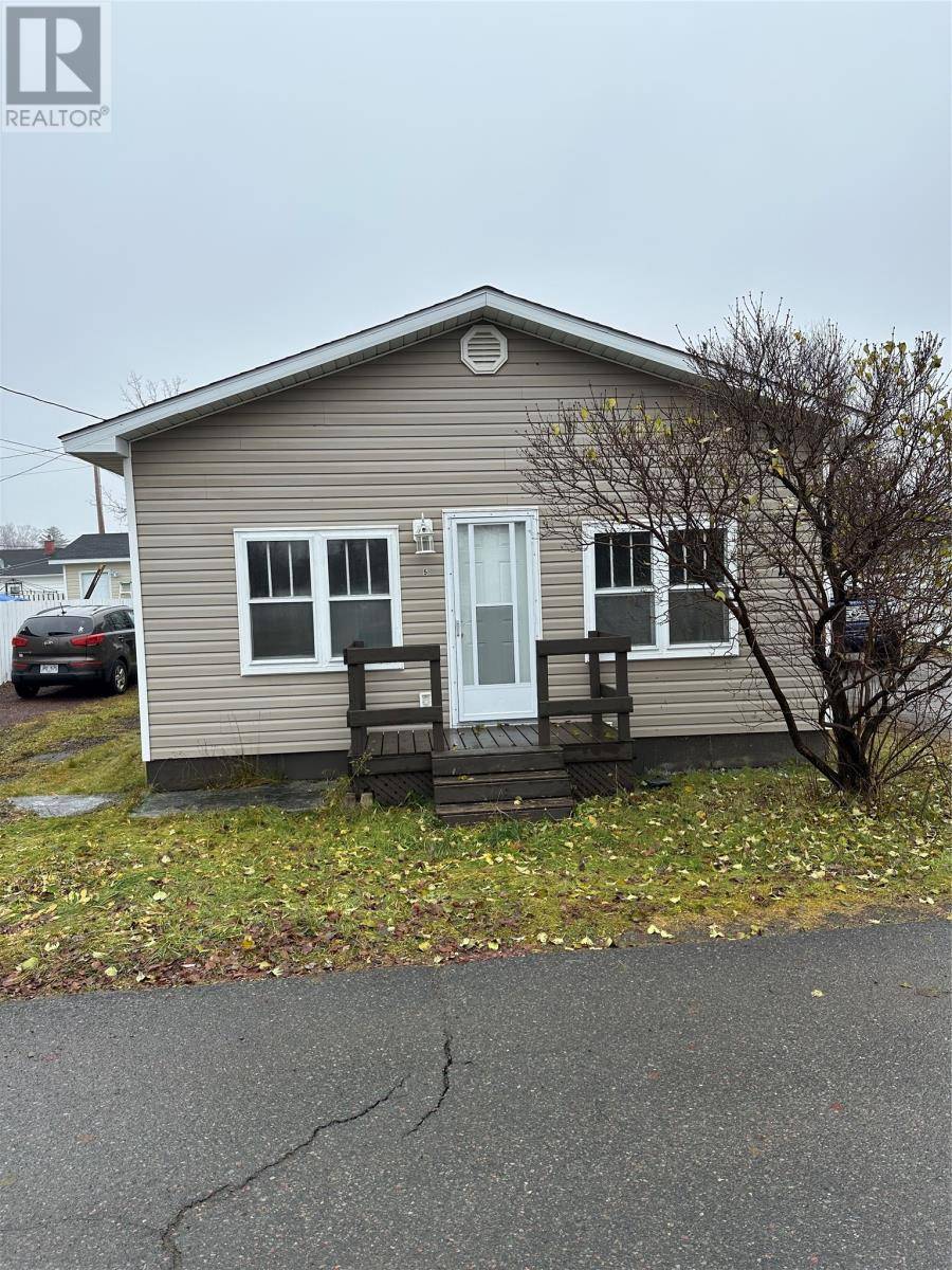 Grand Falls-windsor, NL A2B1A7,5 Elizabeth Street