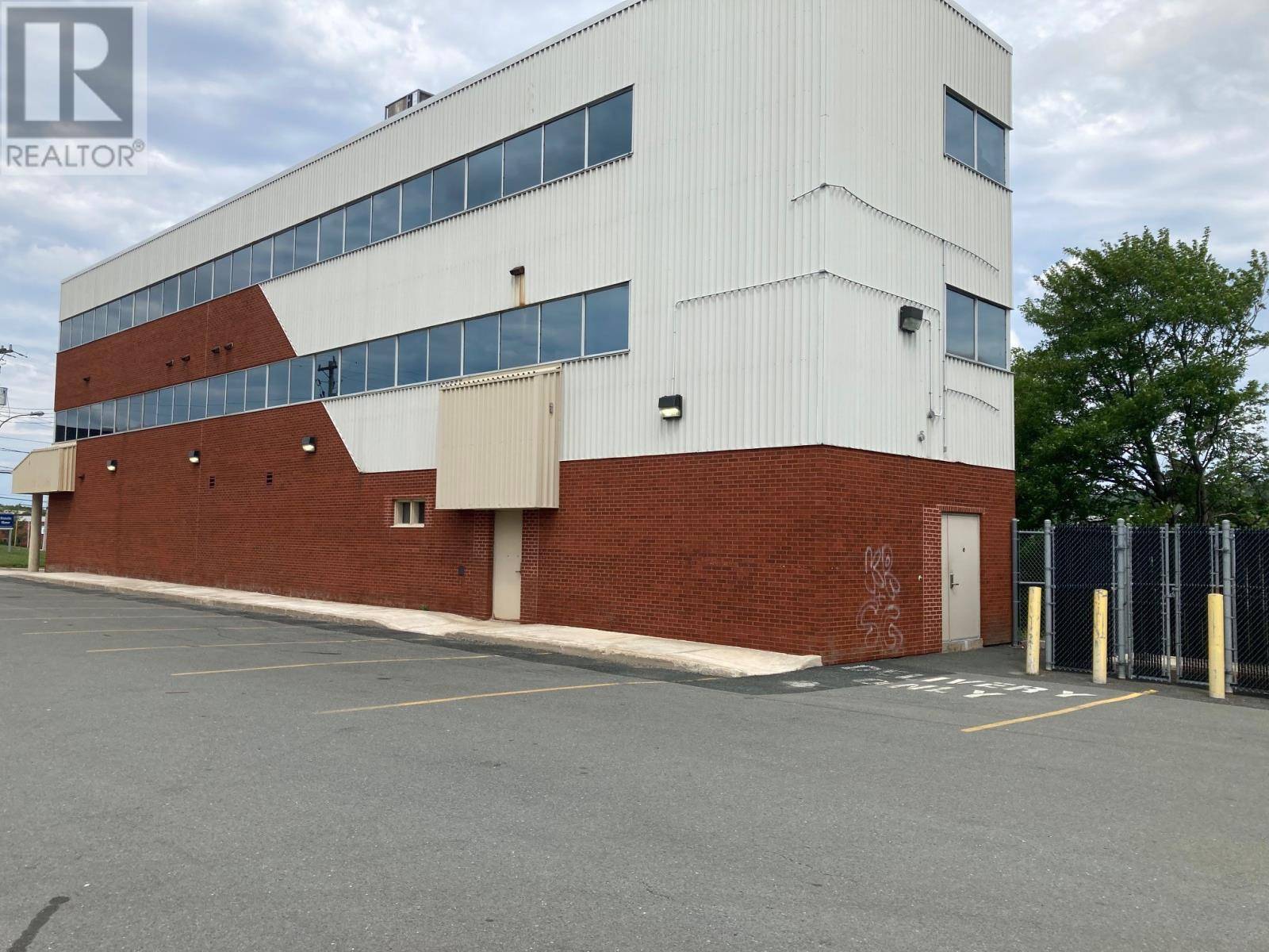 St. John's, NL A1E2Z3,35 Campbell AVE #Main