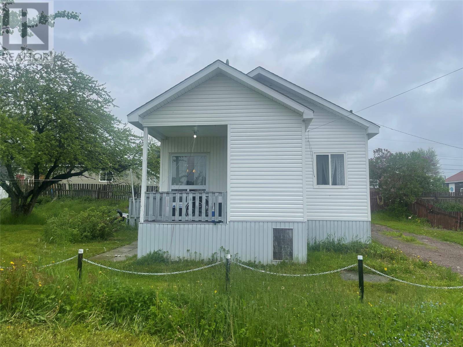 Grand Falls Windsor, NL A2B0B9,2 Chow Place