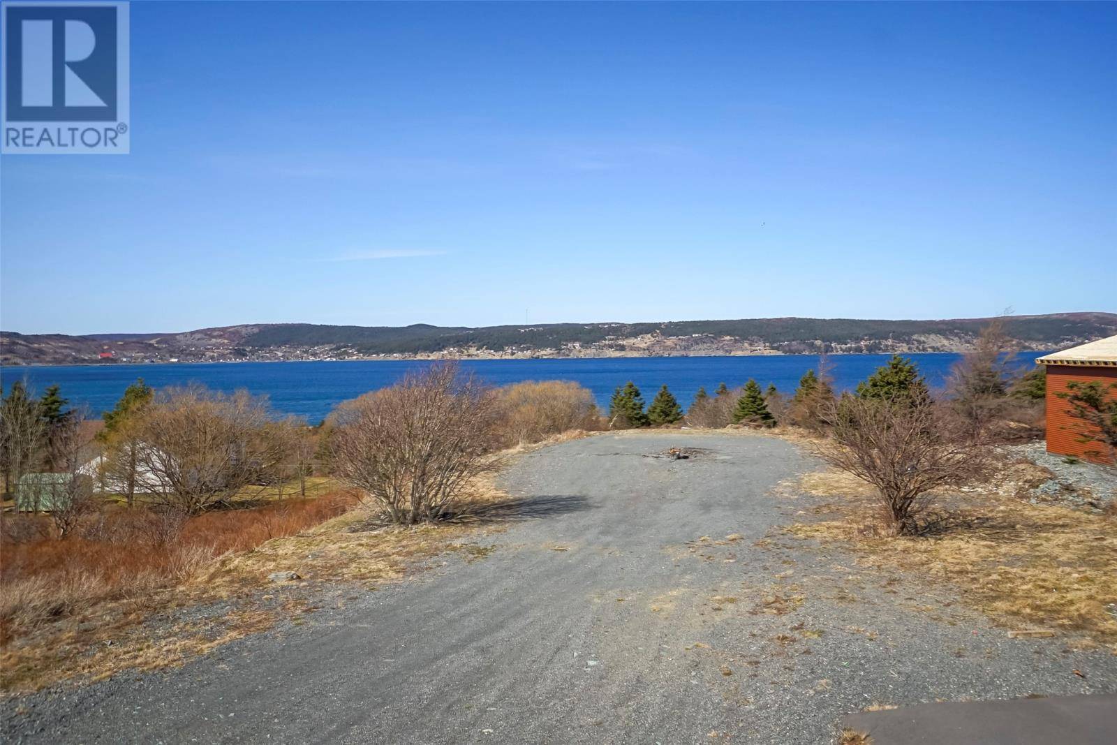 Bay Roberts, NL A0A1G0,171 Central Street