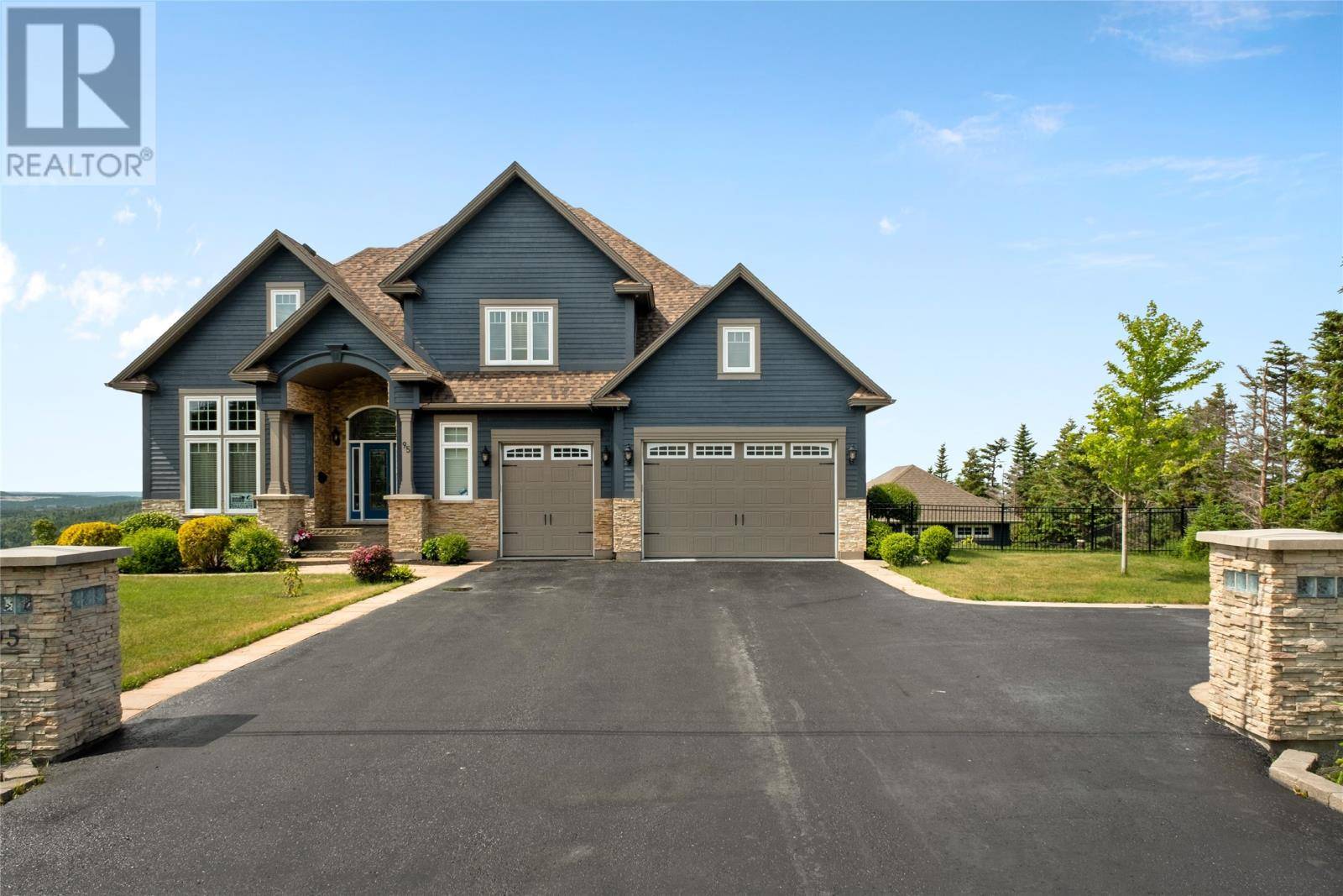 Paradise, NL A1L2P3,95 Summit Drive