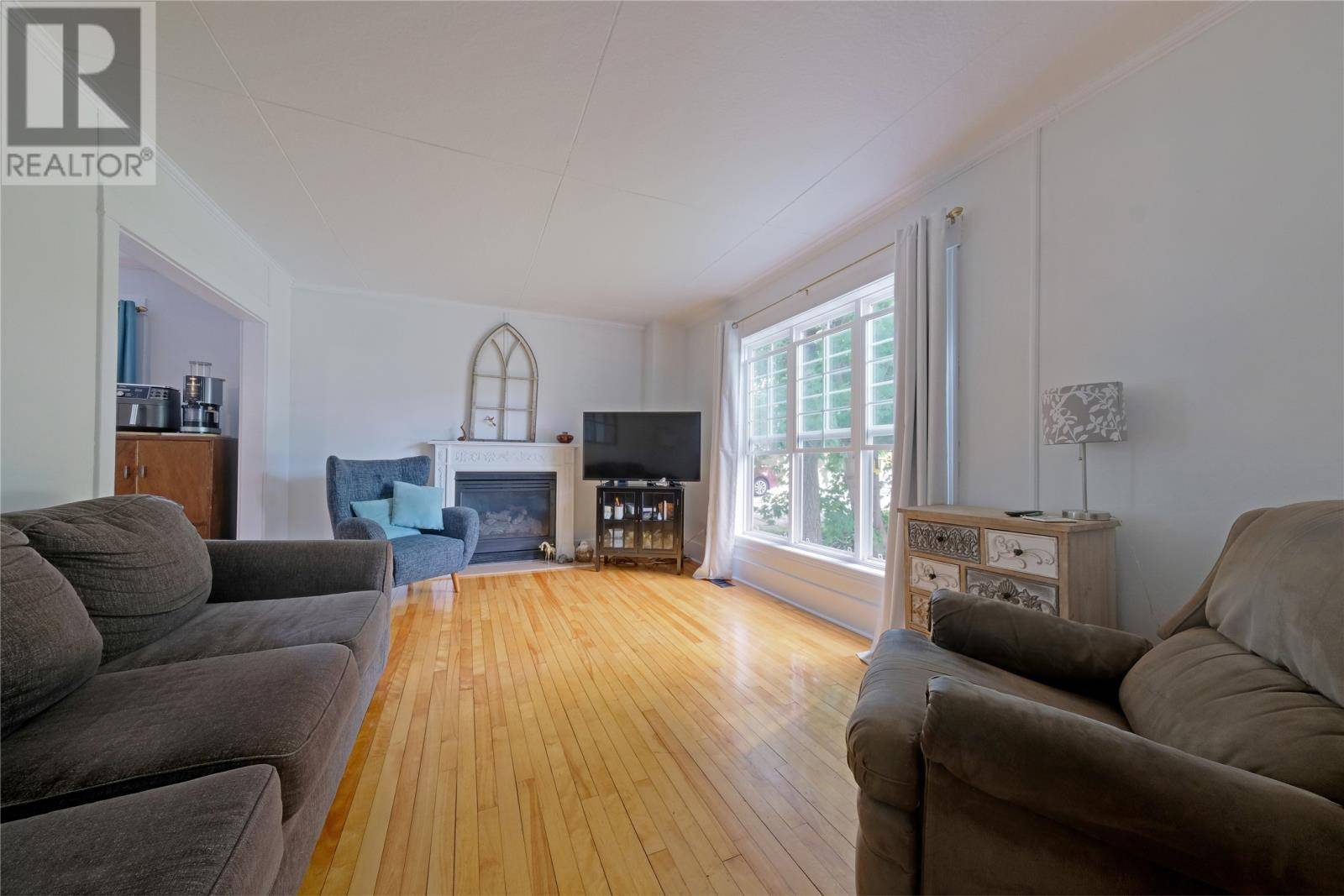 Corner Brook, NL A2H5K5,5 St. Claire Avenue