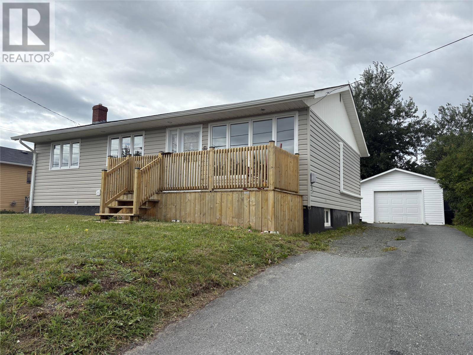 Lewisporte, NL A0G3A0,6 Pine Avenue
