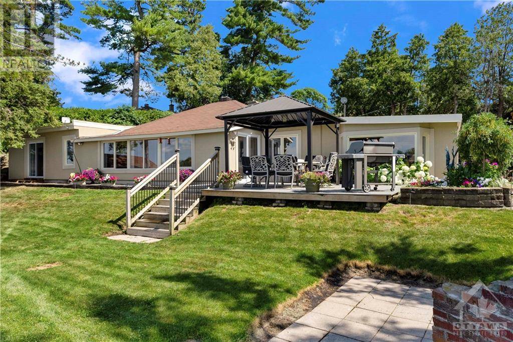 Manotick, ON K4M1B4,3332 RIVER RD #D