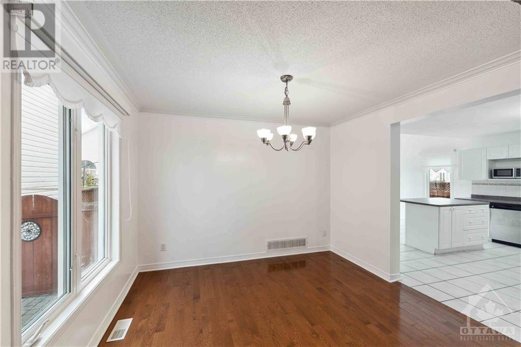 Ottawa, ON K1T4B4,14 CRAIGHALL CIRCLE